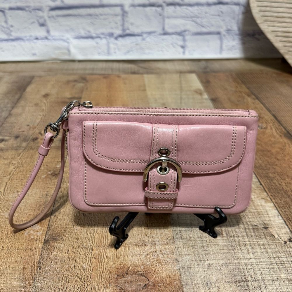 Coach RARE pink leather vintage Y2K soho wristlet clutch bag